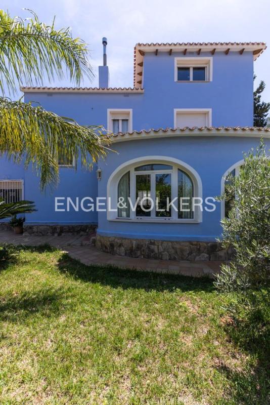 Properties for sale and rent in Spain photo 2
