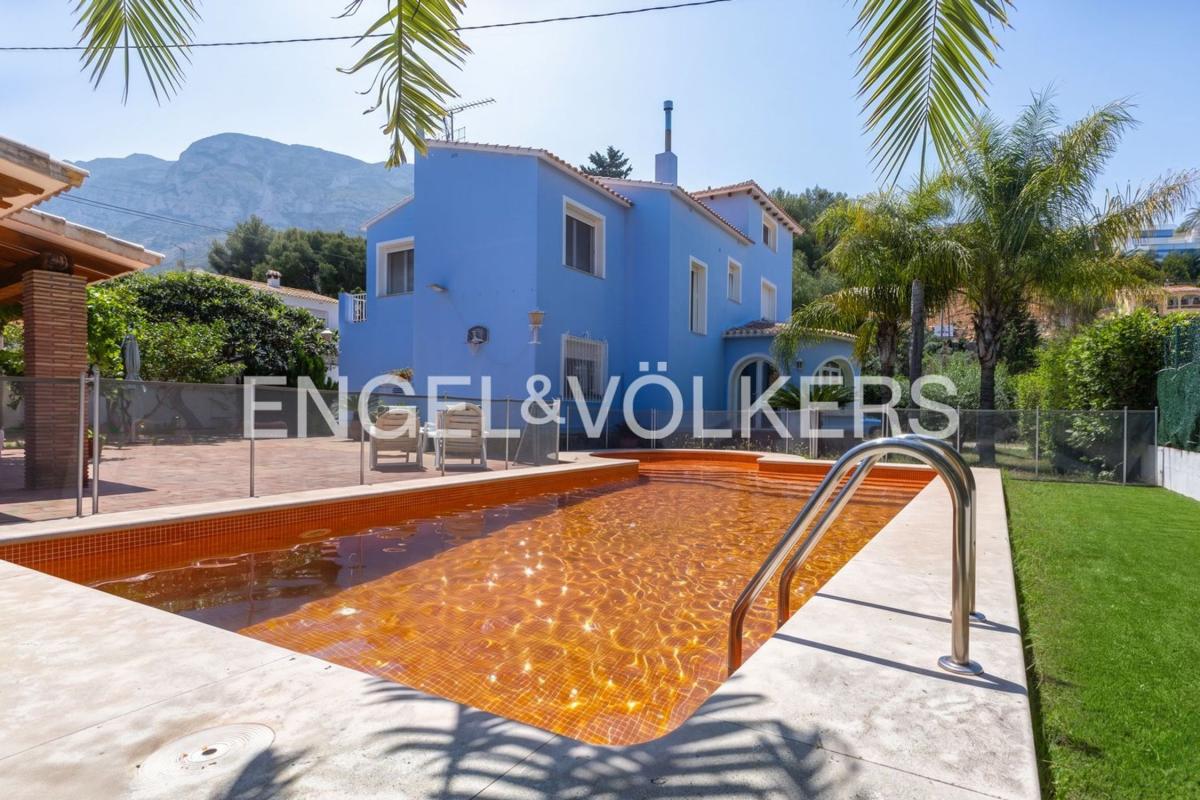 Properties for sale and rent in Spain photo 3