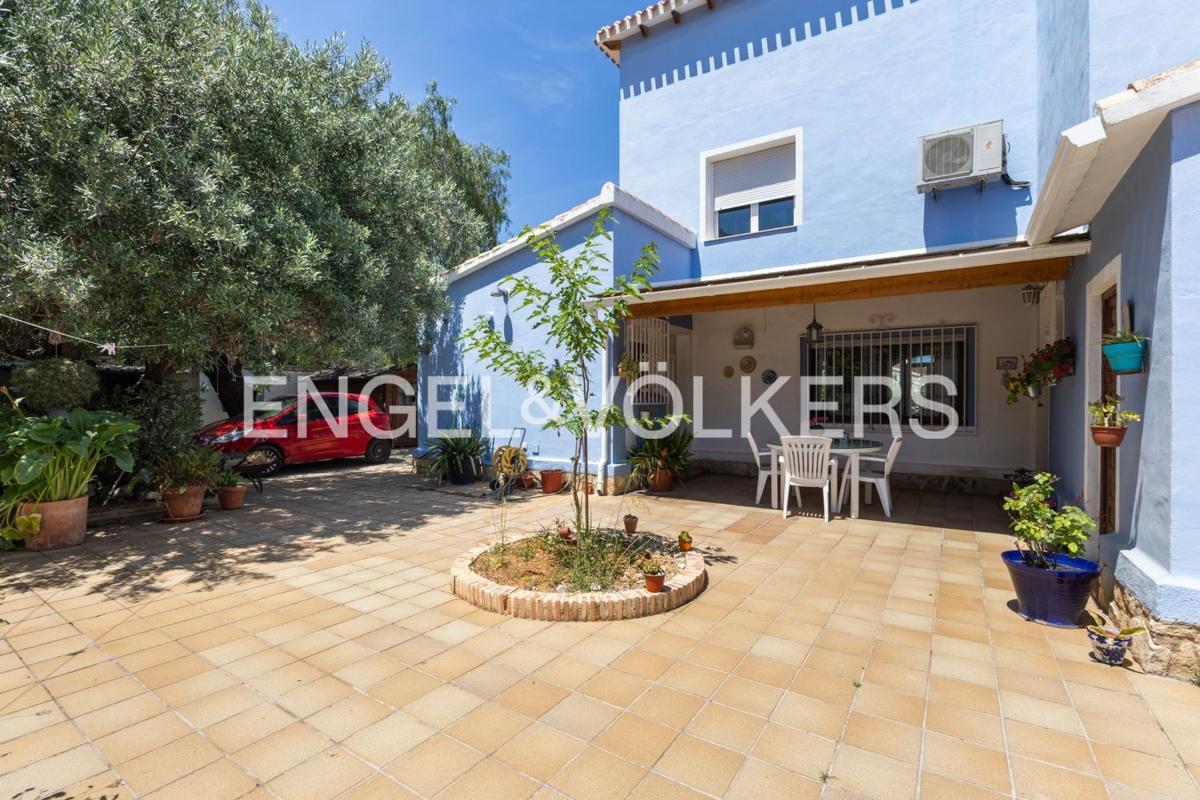 Properties for sale and rent in Spain photo 5