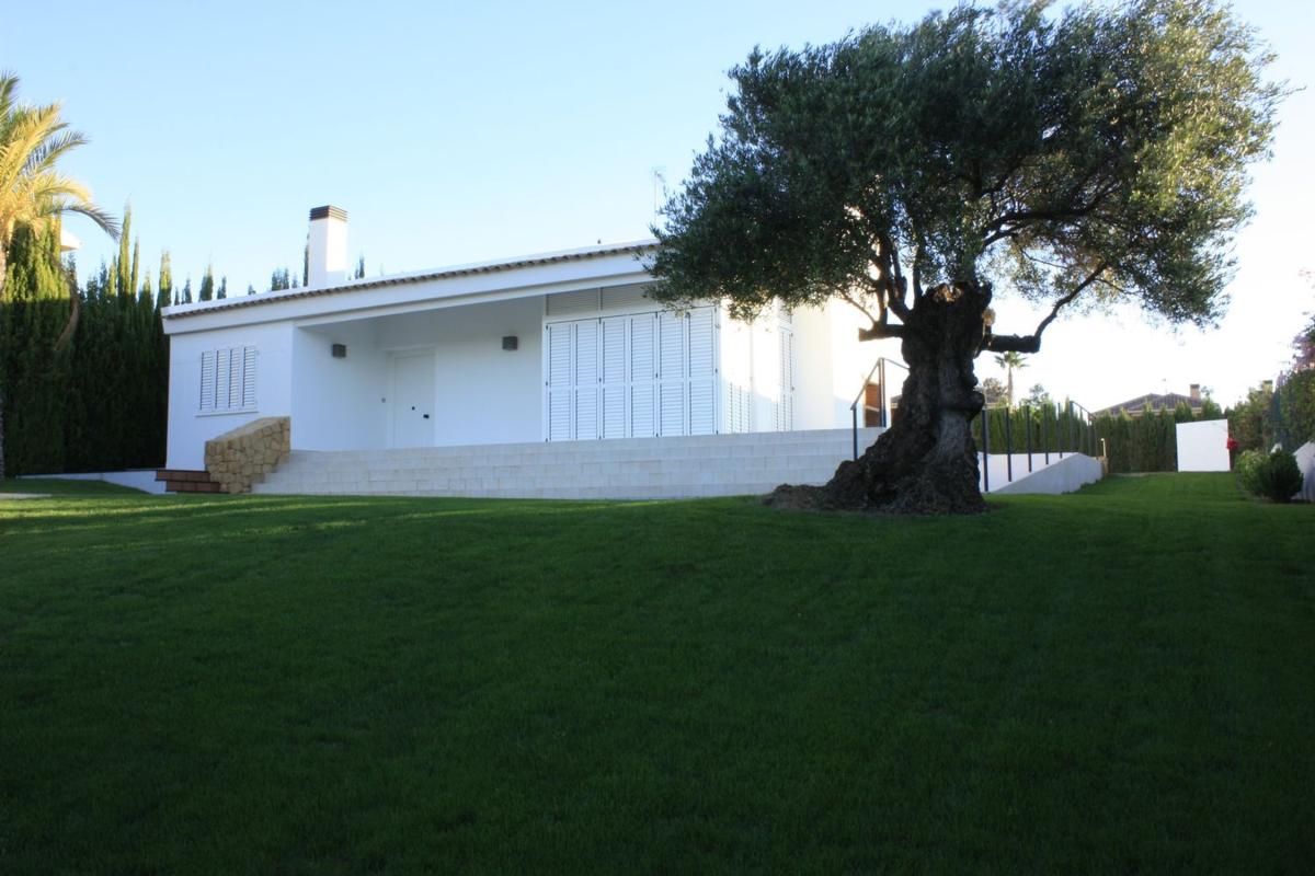 Properties for sale and rent in Spain photo 1