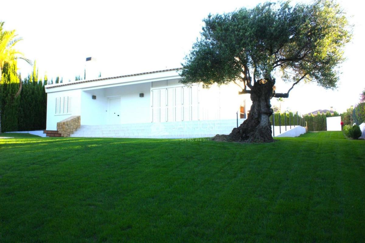 Properties for sale and rent in Spain photo 5