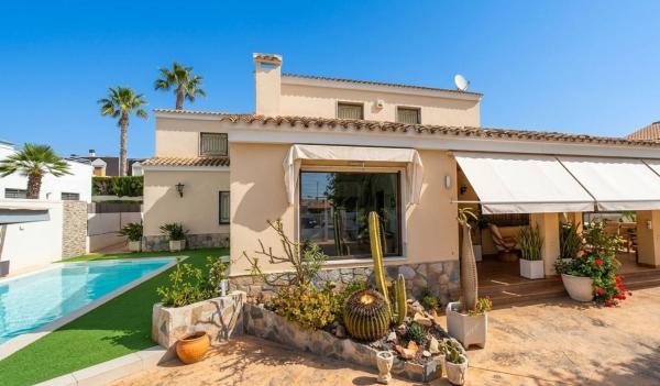 Casa o chalet independiente en Calle José Antón Agullo, 2, Ciudad Jardín, Elche / Elx photo 1