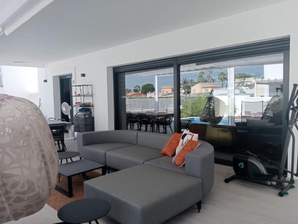Частный шале на продаже в  Casa o chalet en El Montgó, Denia, Дения photo 3