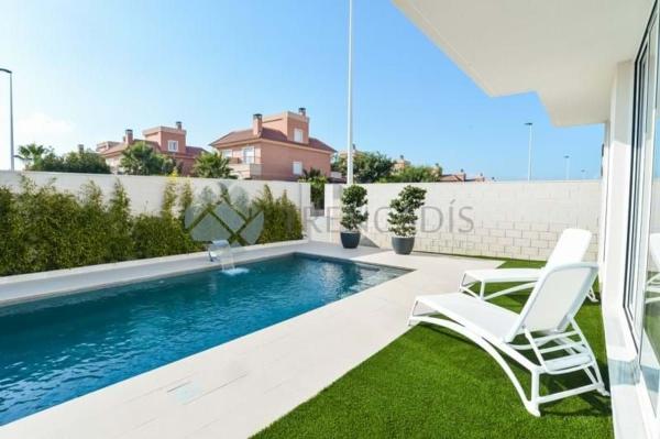 Chalet independiente en venta en Casa o chalet en Monte y Mar, Gran Alacant, Gran Alacant
 photo 1