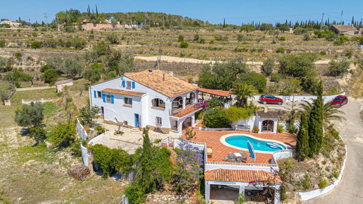Propiedades en venta y alquiler en España photo 1