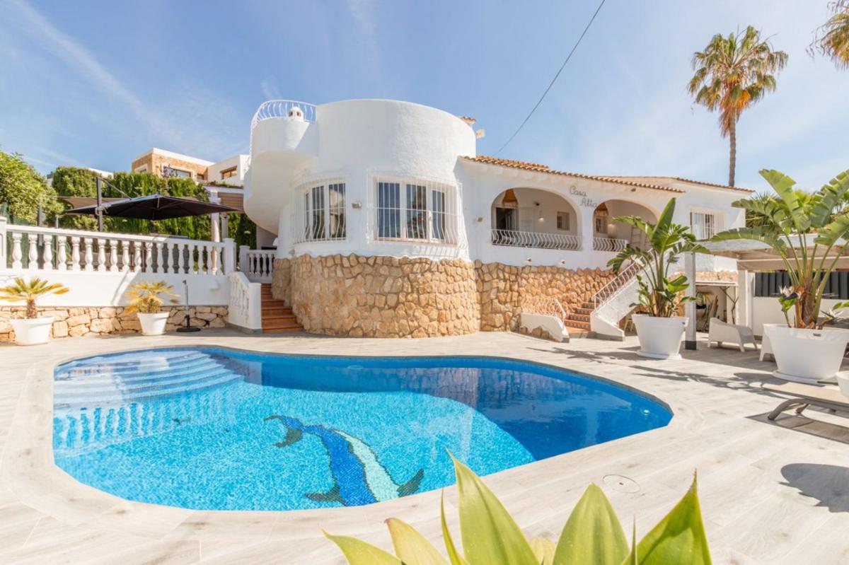 Properties for sale and rent in Spain photo 2