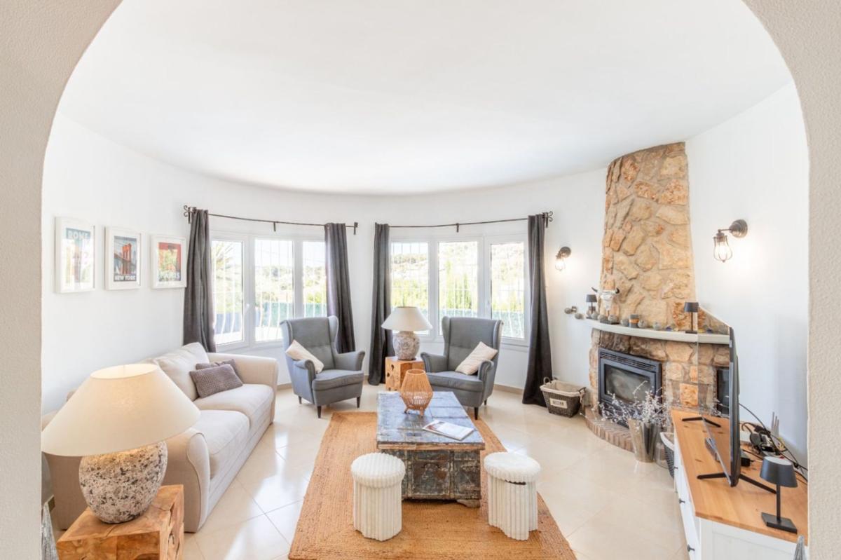 Properties for sale and rent in Spain photo 4