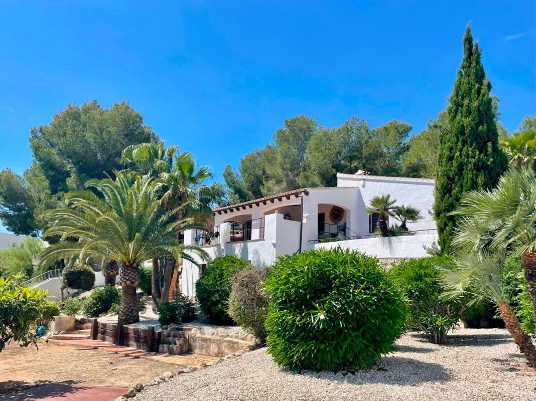 Properties for sale and rent in Spain photo 2
