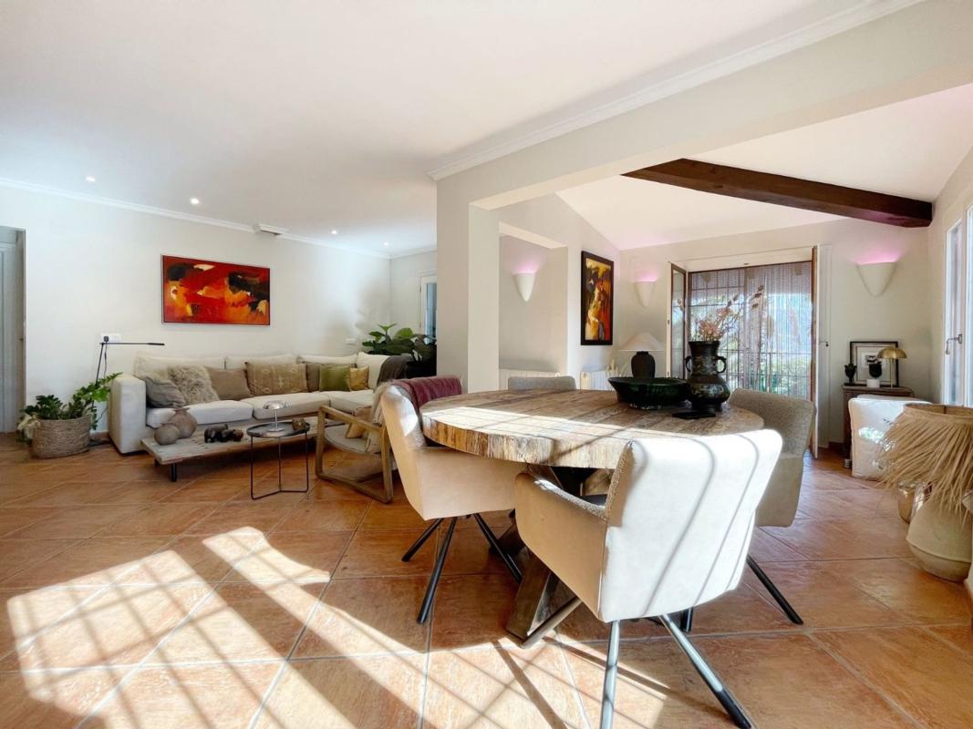 Properties for sale and rent in Spain photo 4