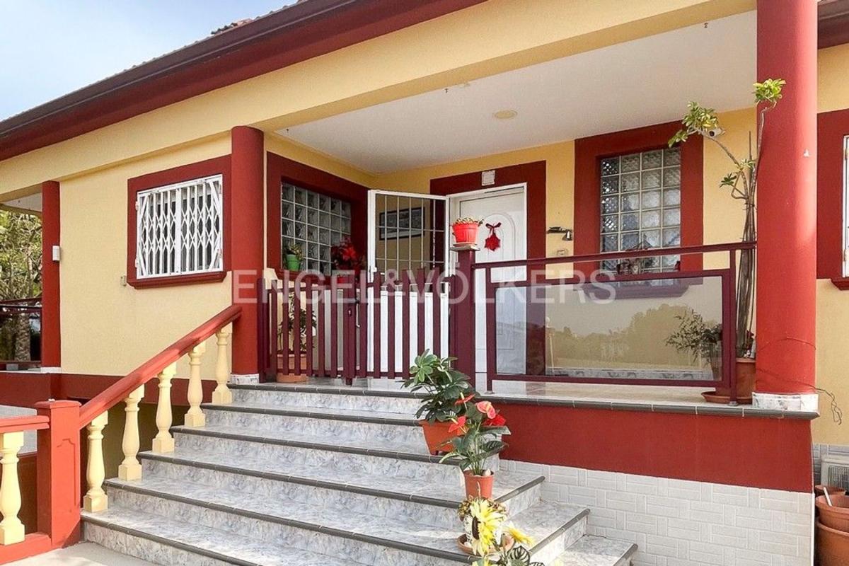 Properties for sale and rent in Spain photo 2