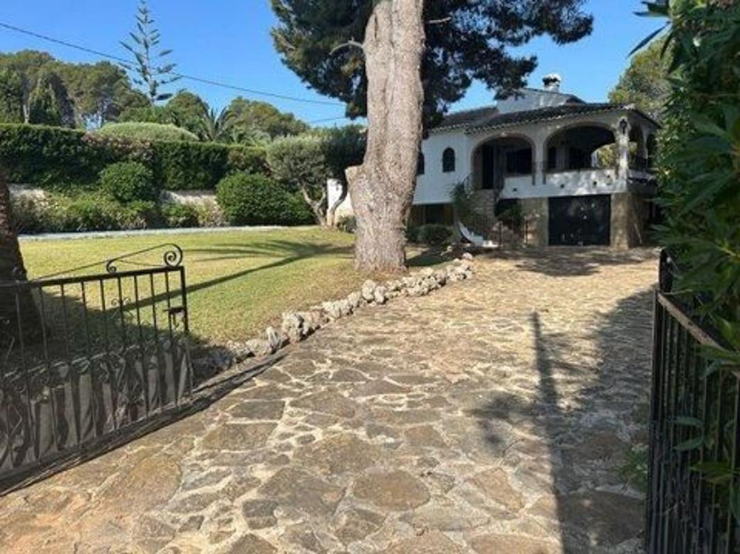 Properties for sale and rent in Spain photo 4