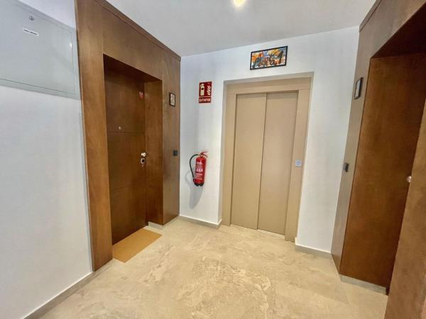Продажа квартиры на Piso en Calas de Santiago Bernabeu, Santa Pola, Санта Пола
thumbnail 3
