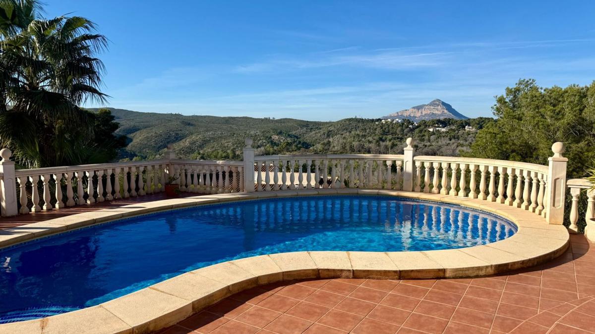 Properties for sale and rent in Spain photo 5