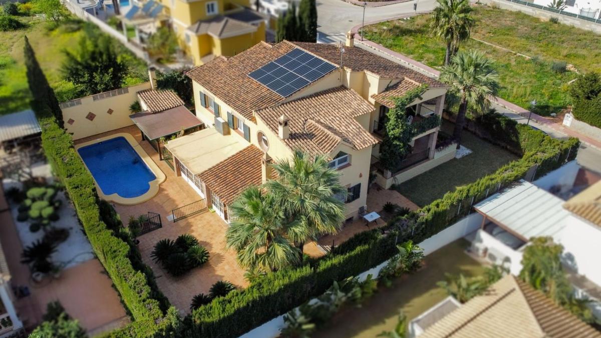 Propiedades en venta y alquiler en España photo 2