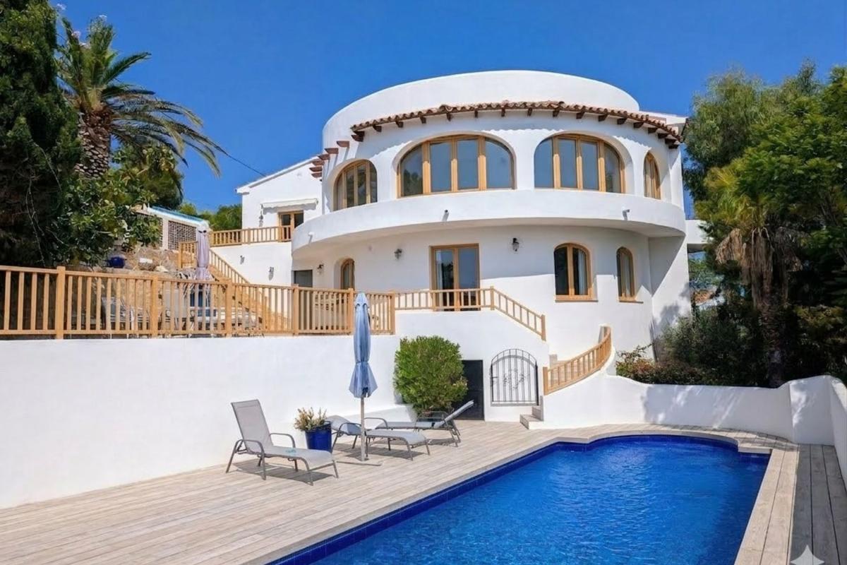Properties for sale and rent in Spain photo 1