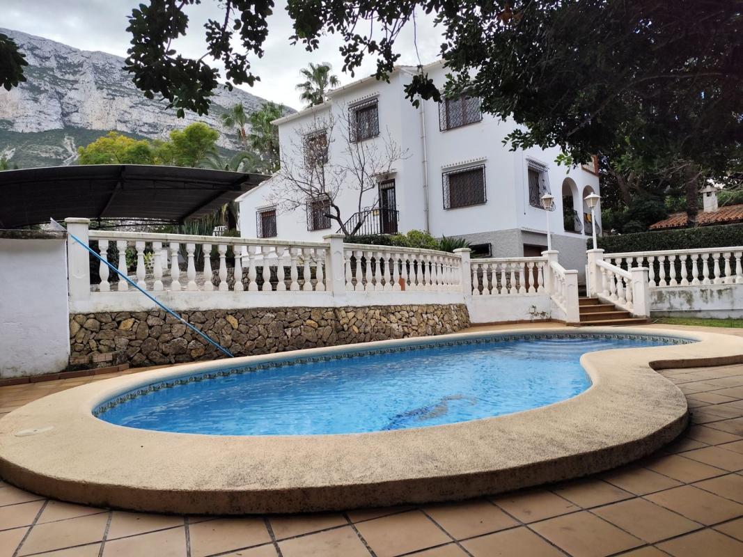 Propiedades en venta y alquiler en España photo 1