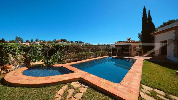 Chalet wolnostojący na sprzedaż w  Casa o chalet en El Montgó, Denia, Dénia photo 3