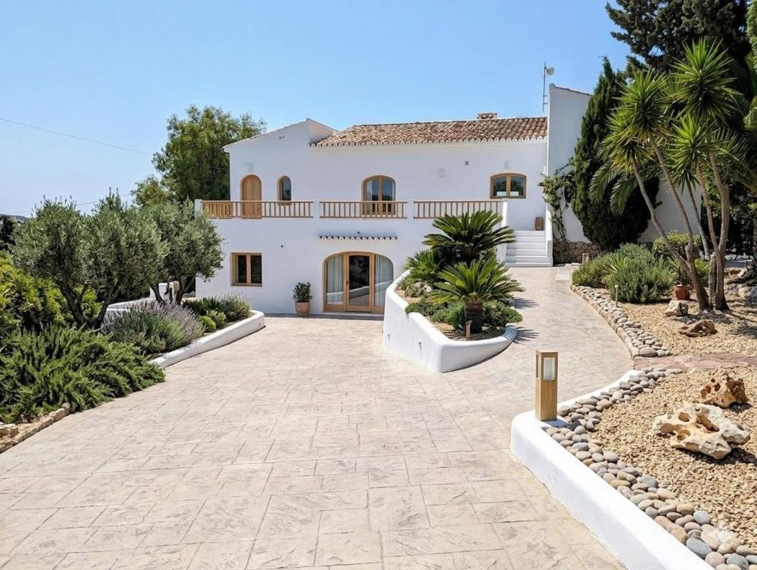 Properties for sale and rent in Spain photo 4