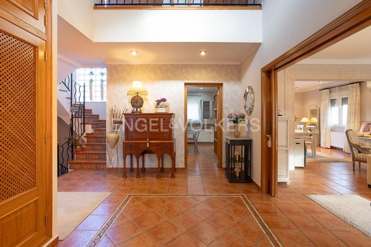 Properties for sale and rent in Spain photo 1