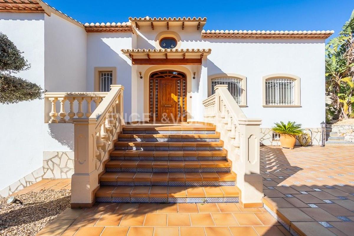 Properties for sale and rent in Spain photo 2