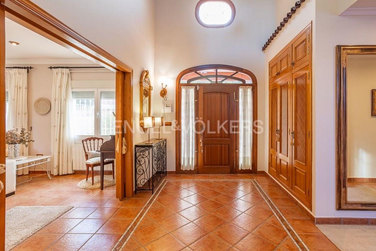 Properties for sale and rent in Spain photo 3