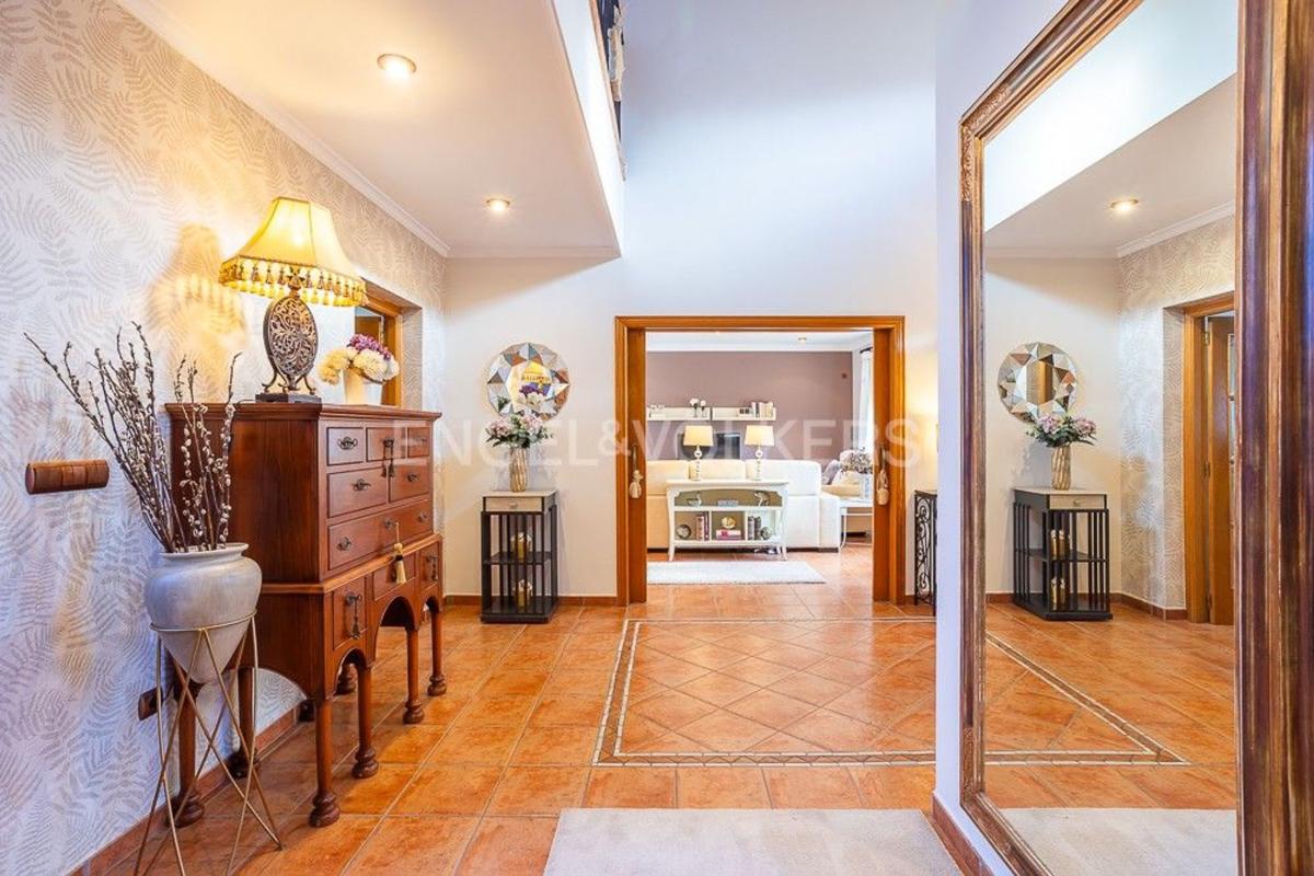 Properties for sale and rent in Spain photo 4