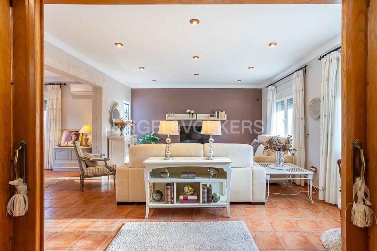 Properties for sale and rent in Spain photo 5