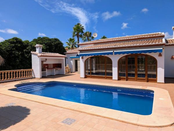 Chalet independiente en venta en Casa o chalet en Pinar de Advocat-Cometa, Moraira, Moraira
photo 1
