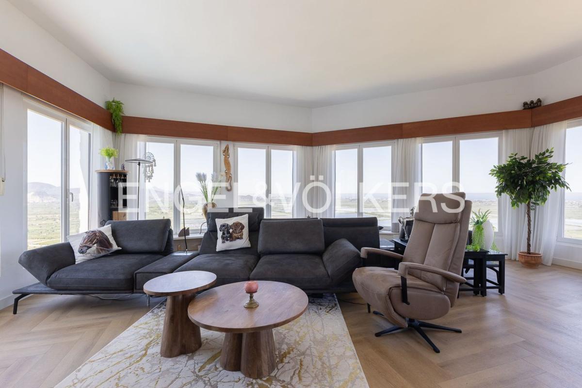 Properties for sale and rent in Spain photo 5