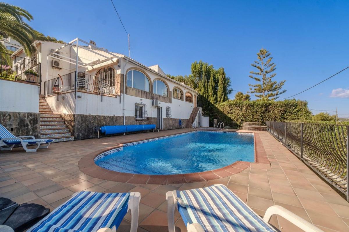 Properties for sale and rent in Spain photo 2