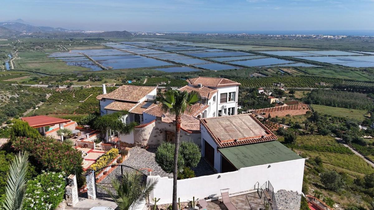 Propiedades en venta y alquiler en España photo 1