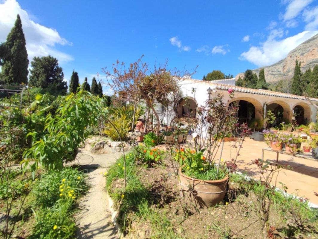 Properties for sale and rent in Spain photo 4