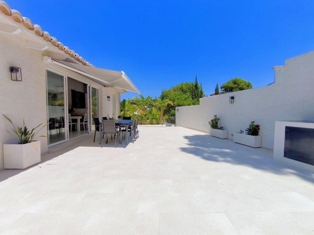 Properties for sale and rent in Spain photo 2