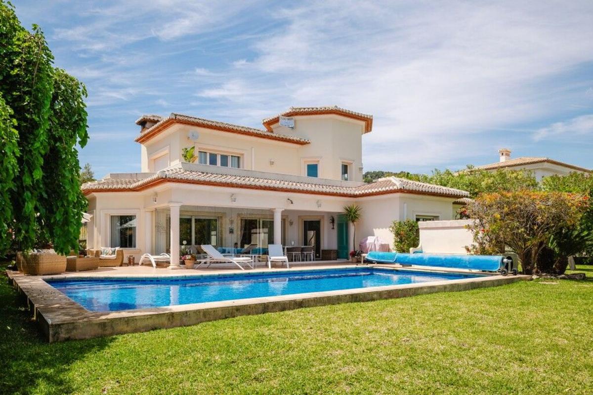 Propiedades en venta y alquiler en España photo 1