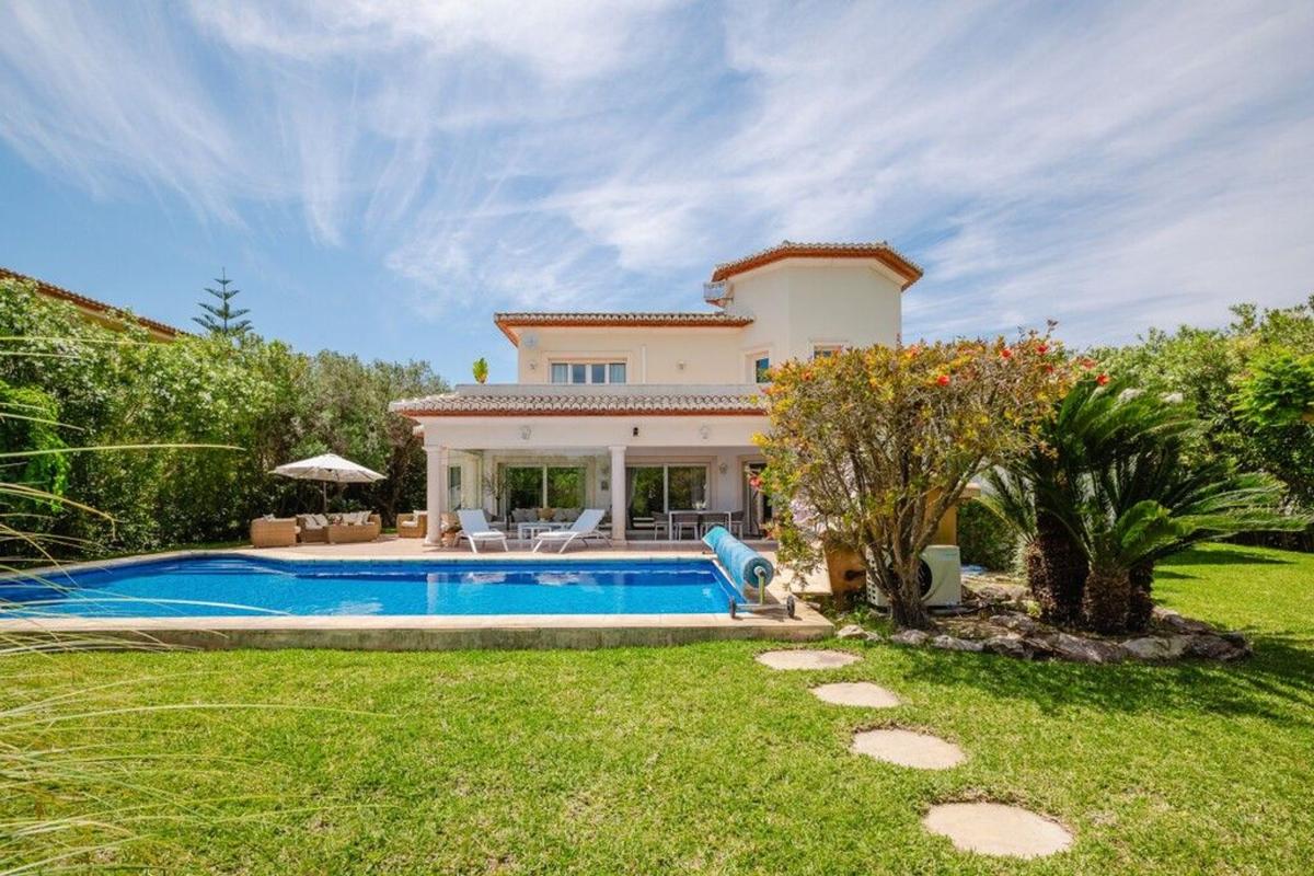 Propiedades en venta y alquiler en España photo 3