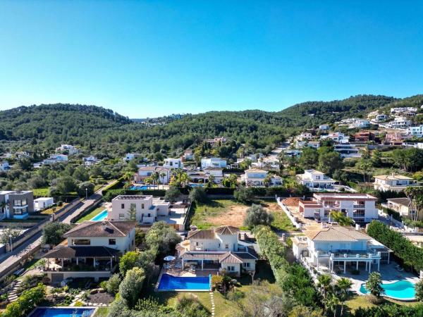 Частный шале на продаже в Casa o chalet en Calle Ibn Al-Labbana, Sol de Este - Puerta Fenicia, Jávea/Xàbia, Хавья/Хабия photo 1
