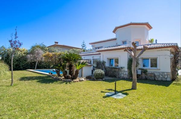 Частный шале на продаже в Casa o chalet en Sol de Este - Puerta Fenicia, Jávea/Xàbia, Хавья/Хабия photo 1