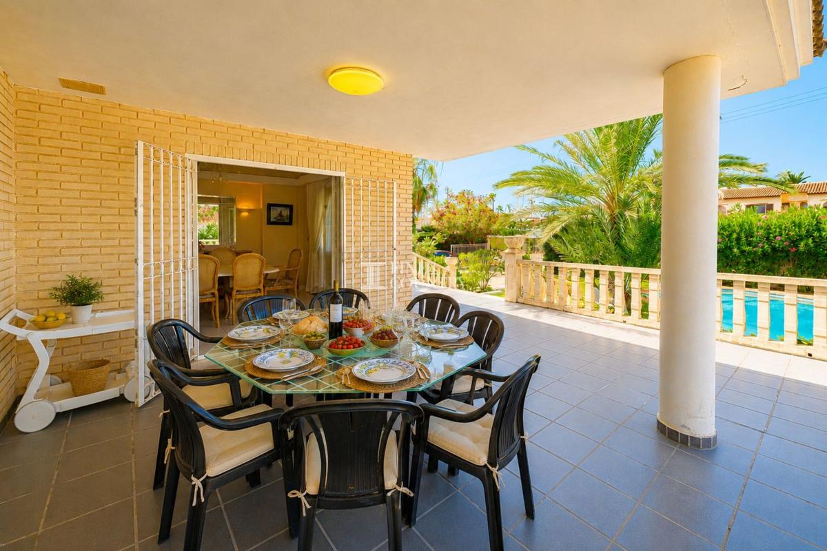 Properties for sale and rent in Spain photo 4