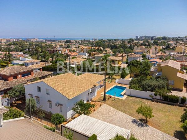 Casa o chalet independiente en Calle Albelage, El Montgó, Denia photo 1