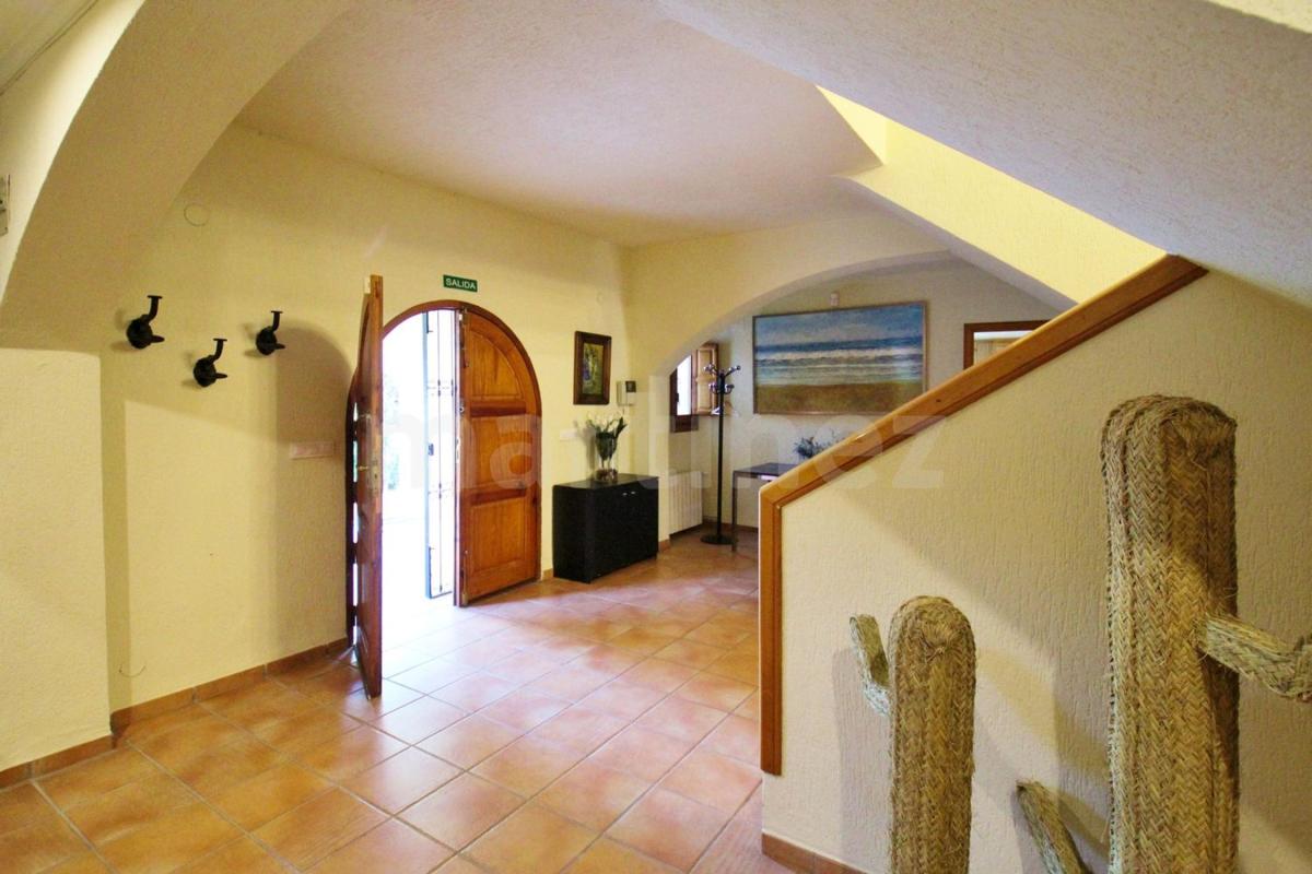 Properties for sale and rent in Spain photo 4