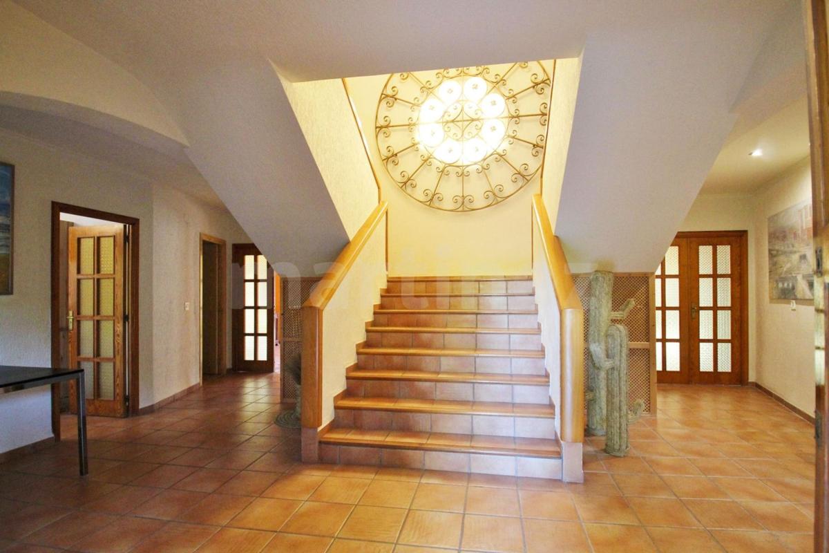 Properties for sale and rent in Spain photo 5