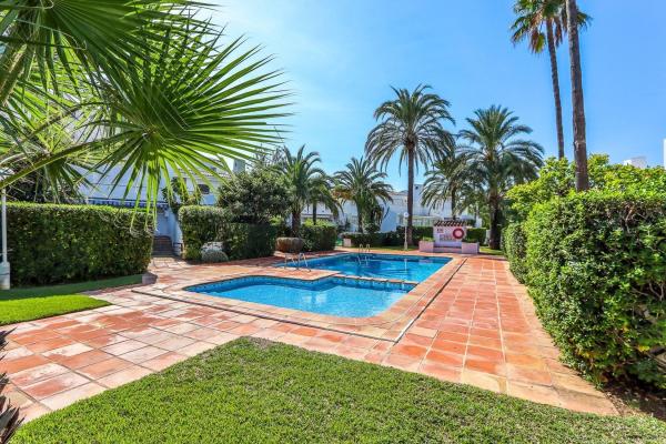 Chalet adosado en Les Bassetes-El Marjal, Denia thumbnail 3