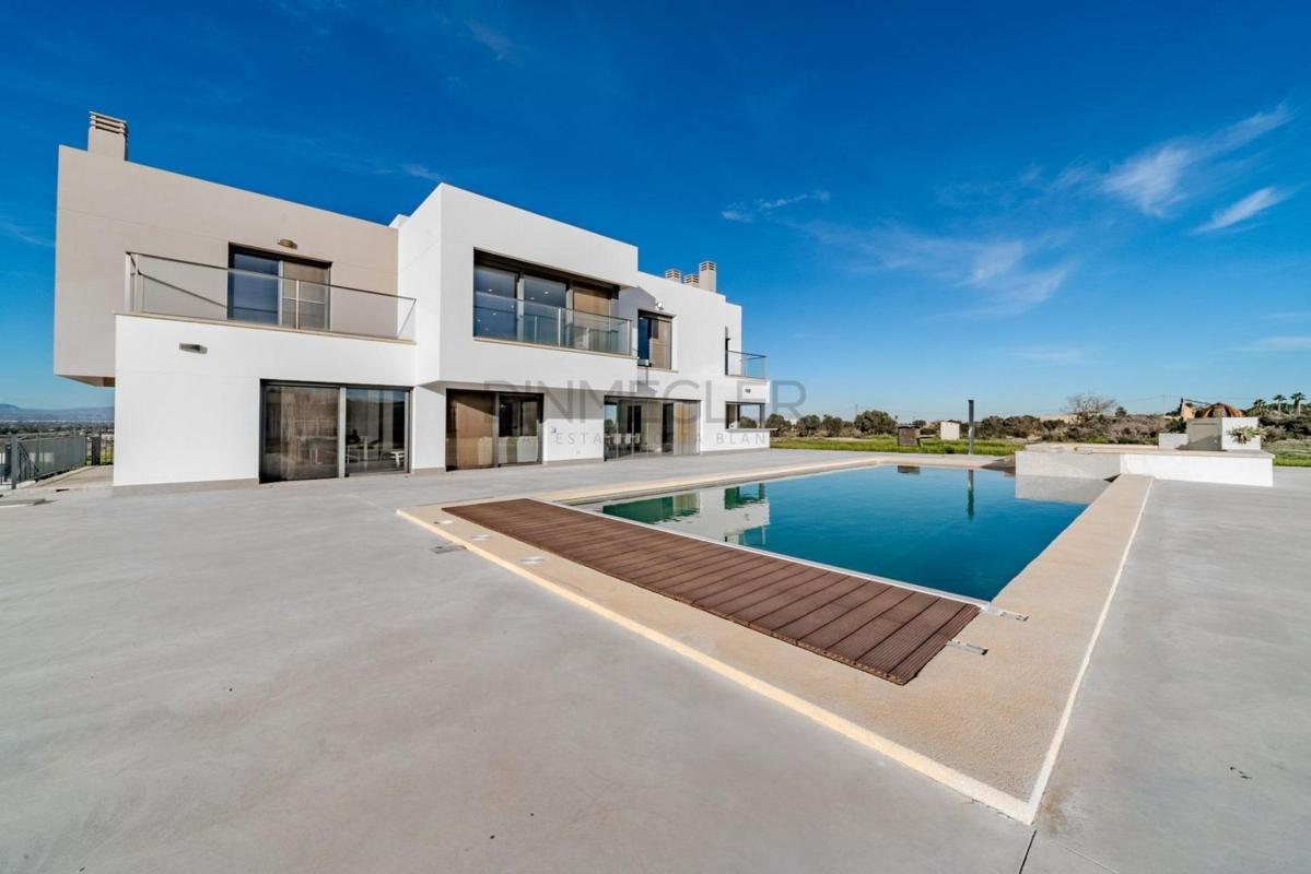 Properties for sale and rent in Spain photo 5