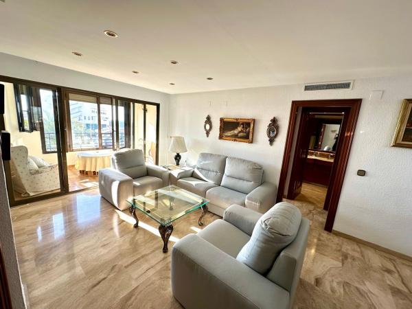 Venta de piso en Piso en Avenida de Ramón y Cajal, Ensanche-Diputación, Alicante / Alacant, Alicante / Alacant
 photo 3