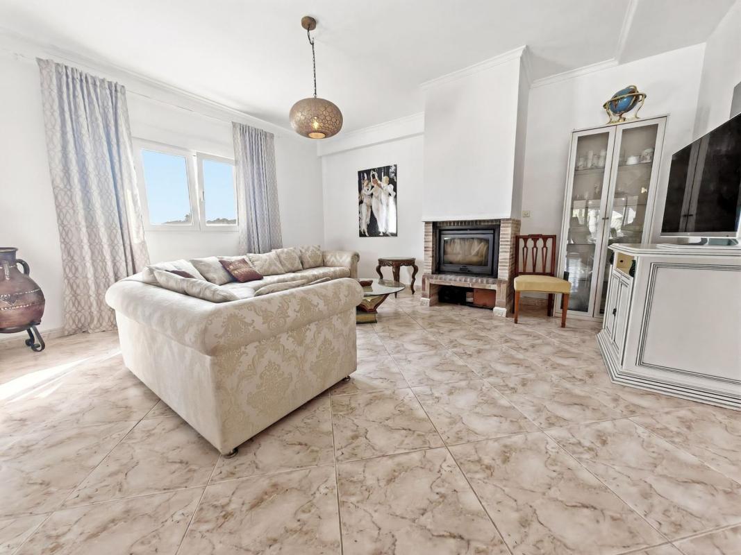 Properties for sale and rent in Spain photo 2