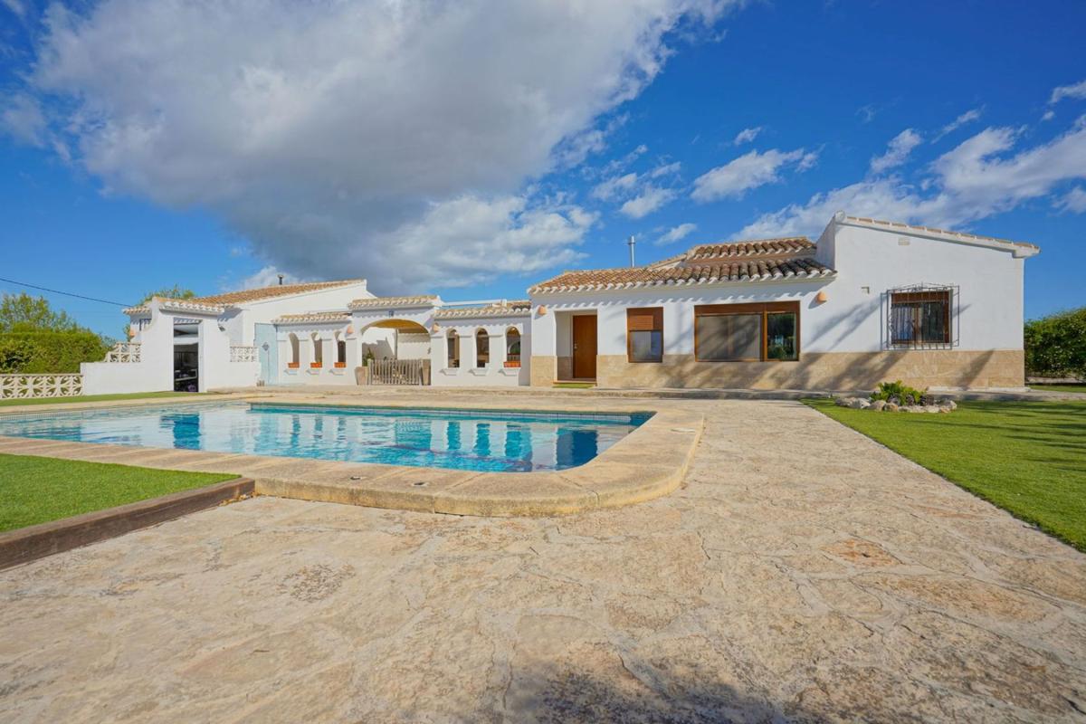 Sale of independent chalet in Casa o chalet en Centro Ciudad, Jávea/Xàbia, Jávea/Xàbia
photo 1
