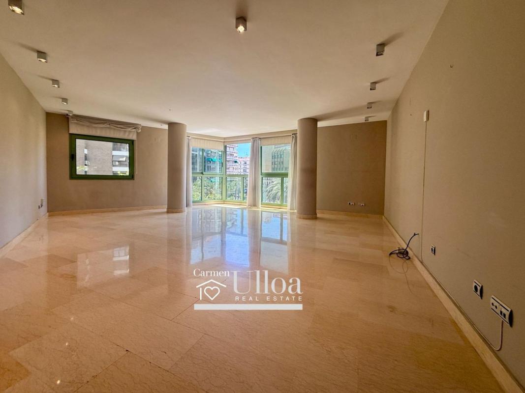 Venta de piso en Piso en Plaza de los Luceros, Ensanche-Diputación, Alicante / Alacant, Alicante / Alacant
photo 5