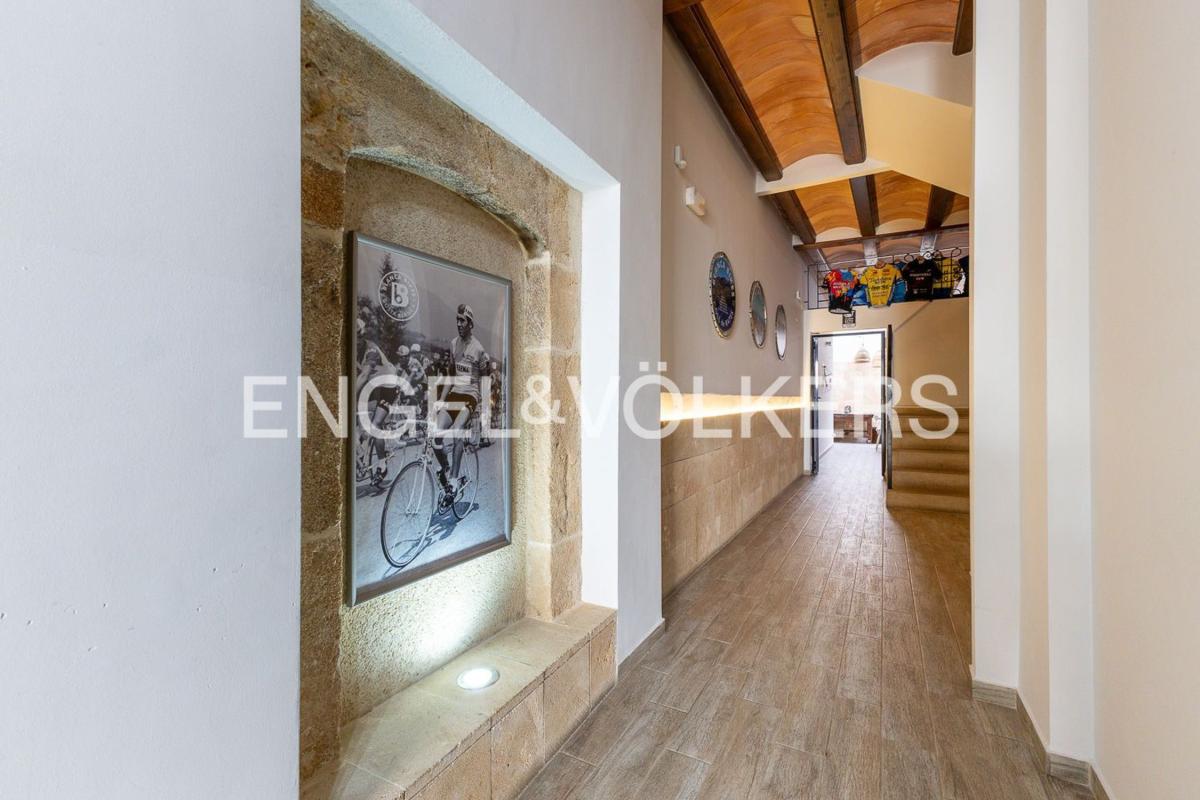 Properties for sale and rent in Spain photo 2