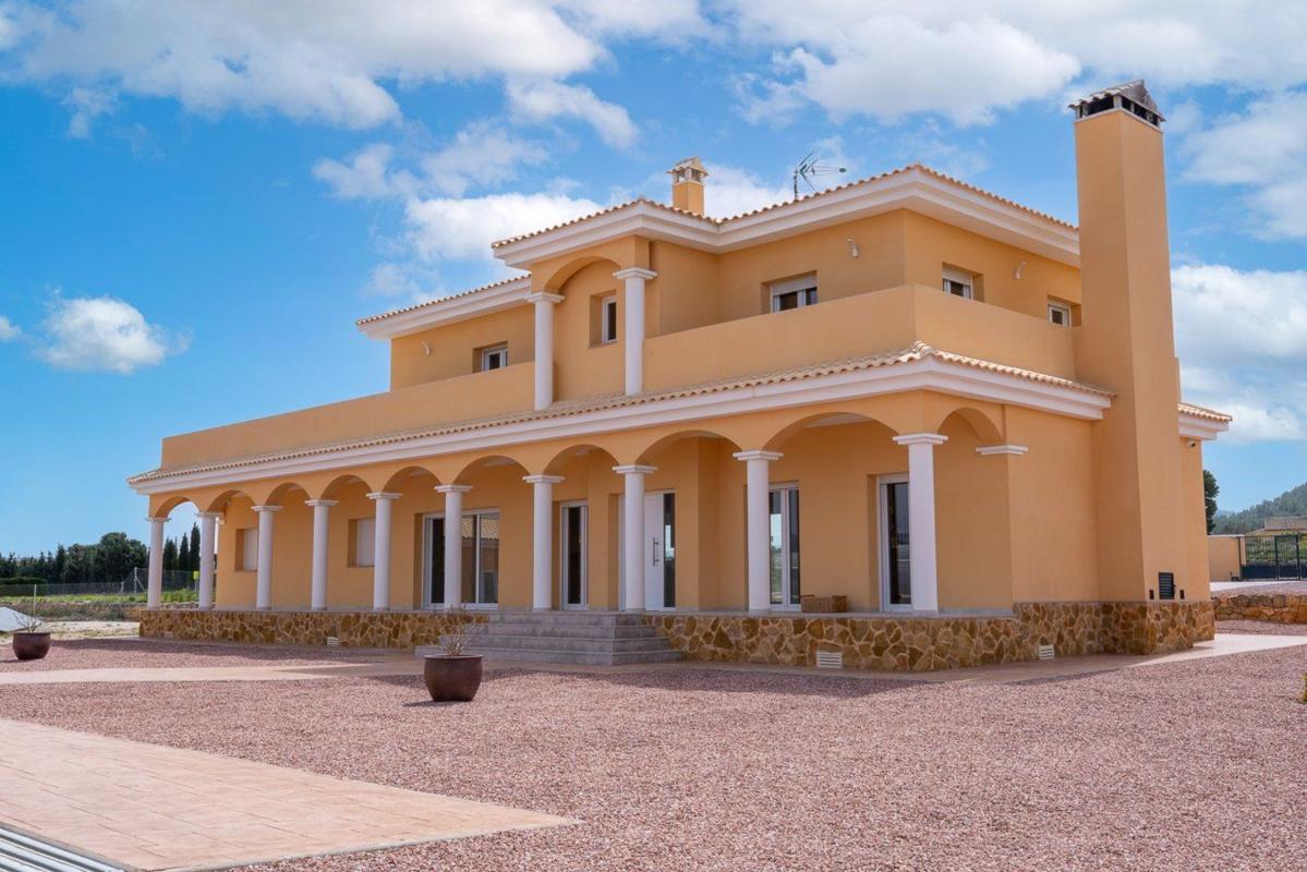 Propiedades en venta y alquiler en España photo 1
