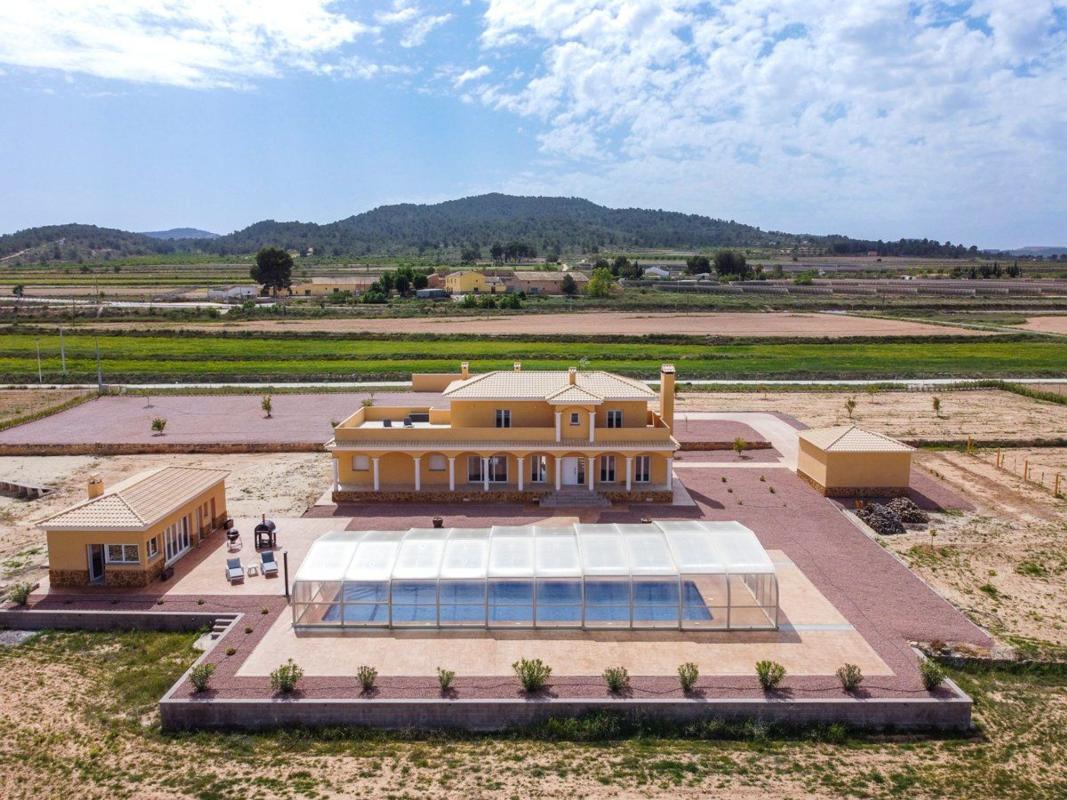 Propiedades en venta y alquiler en España photo 2
